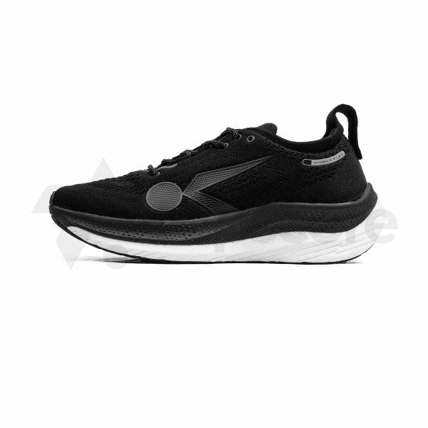 kanky_story_solace_black_white_273.jpg