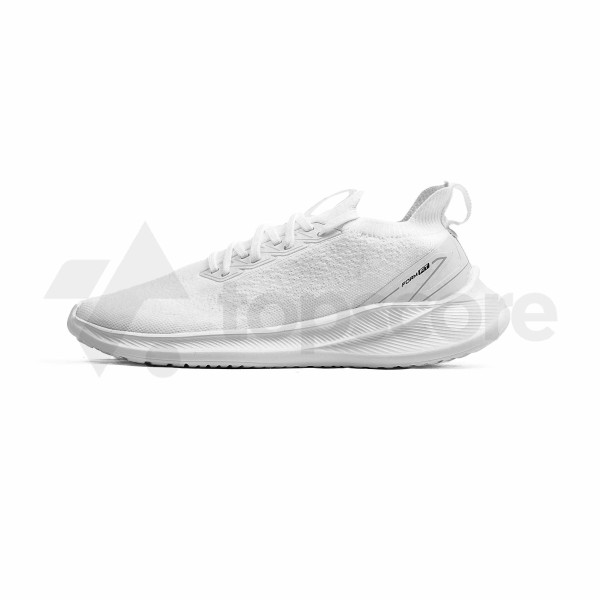 lycan_swift_white_white_680.jpg