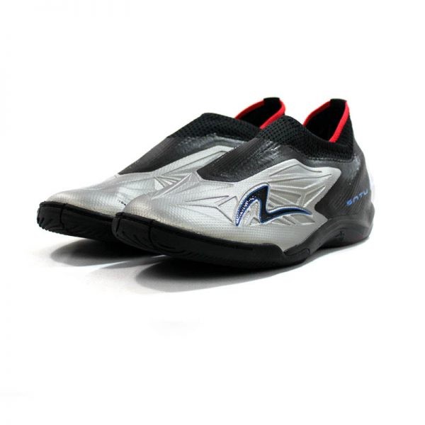 SPECS ACCELERATOR SATU ELITE IN SILVER/BLACK/EMPEROR RED
