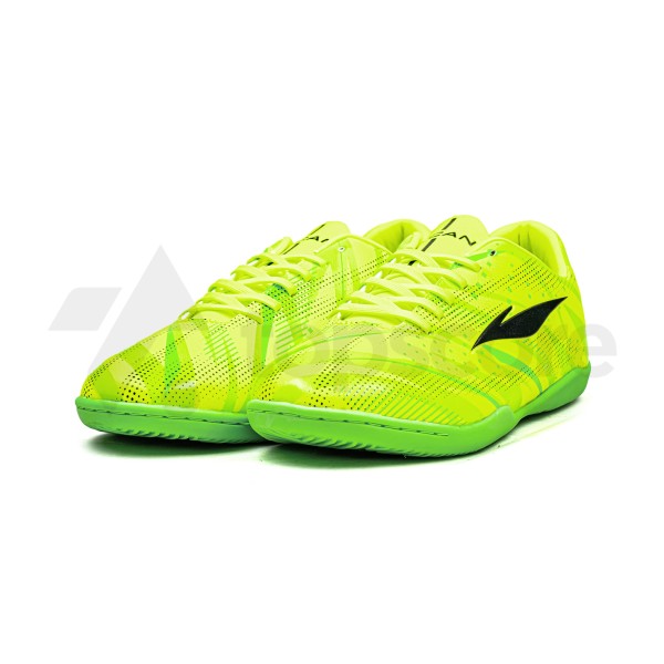 LYCAN VENUS IN NEON BLACK